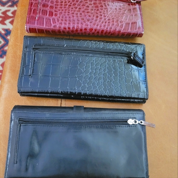 3 Women Wallets - Picture 2 of 3